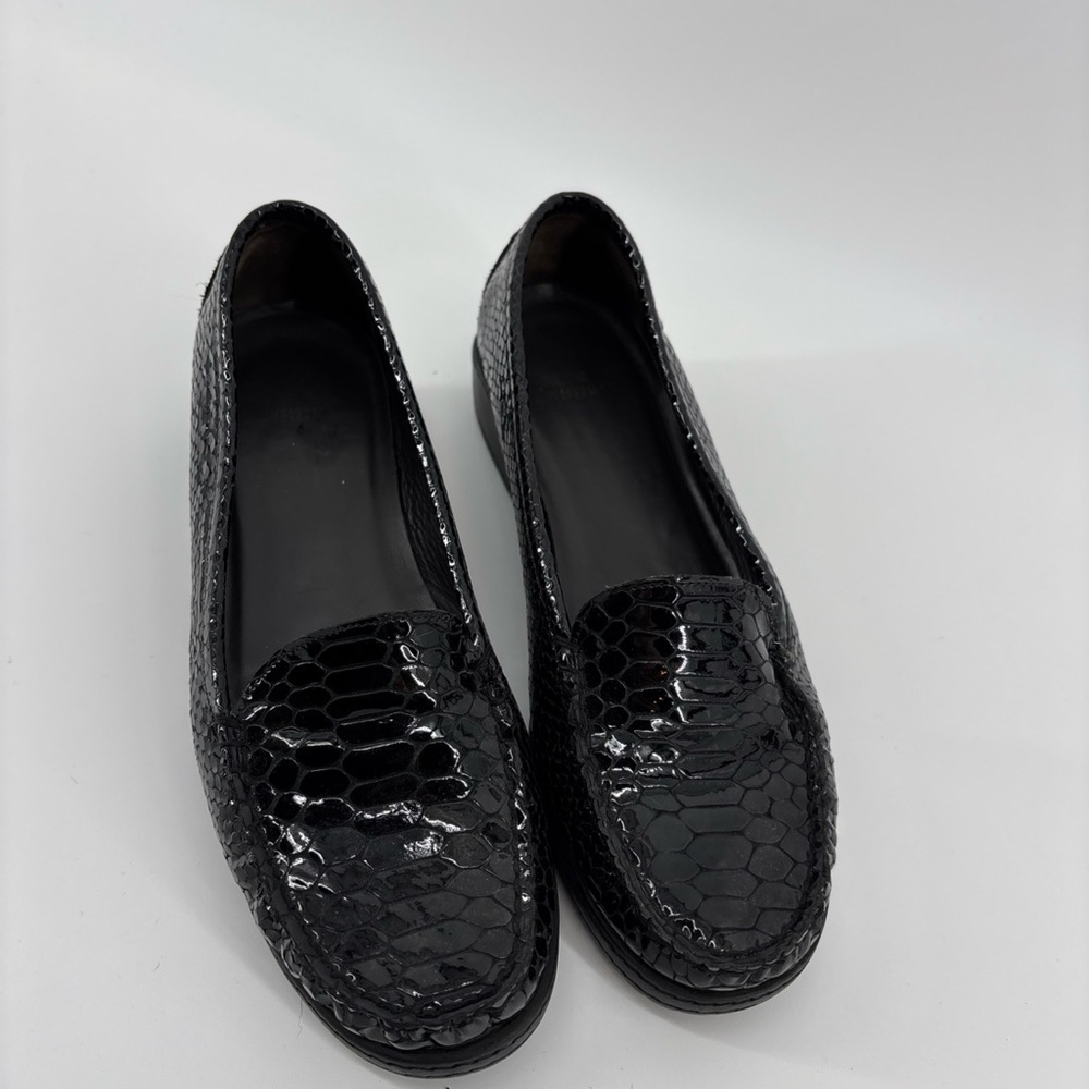 Stuart Weitzman Black Snakeskin Pattern Loafers S… - image 1